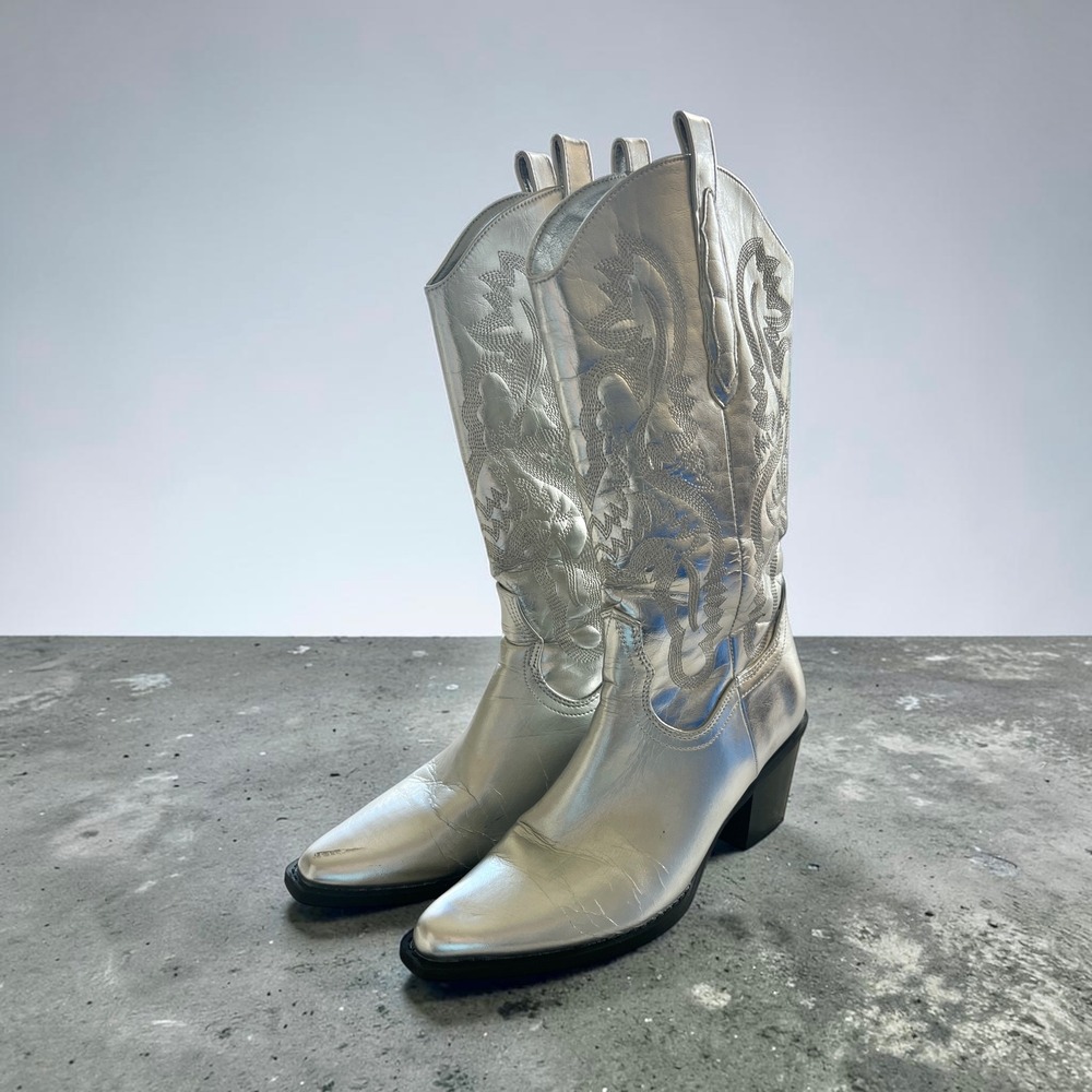 Forever 21 Metallic Silver Western Cowboy Boots Pointed Toe Block Heel Size 7